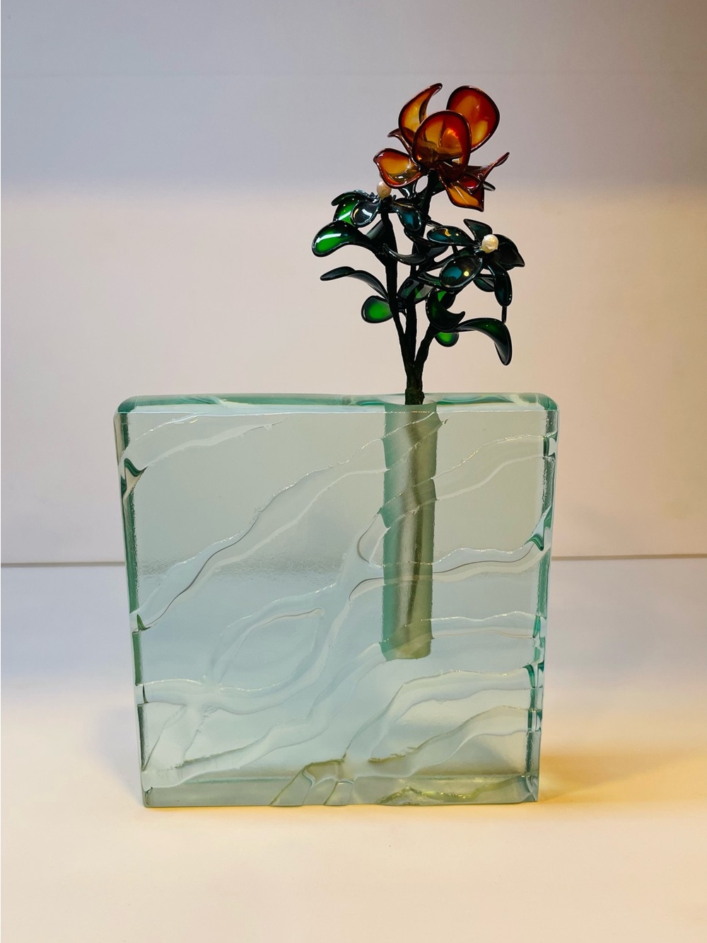 Stunning art glass sculpture/bud vase by artist Stephen Schlanser